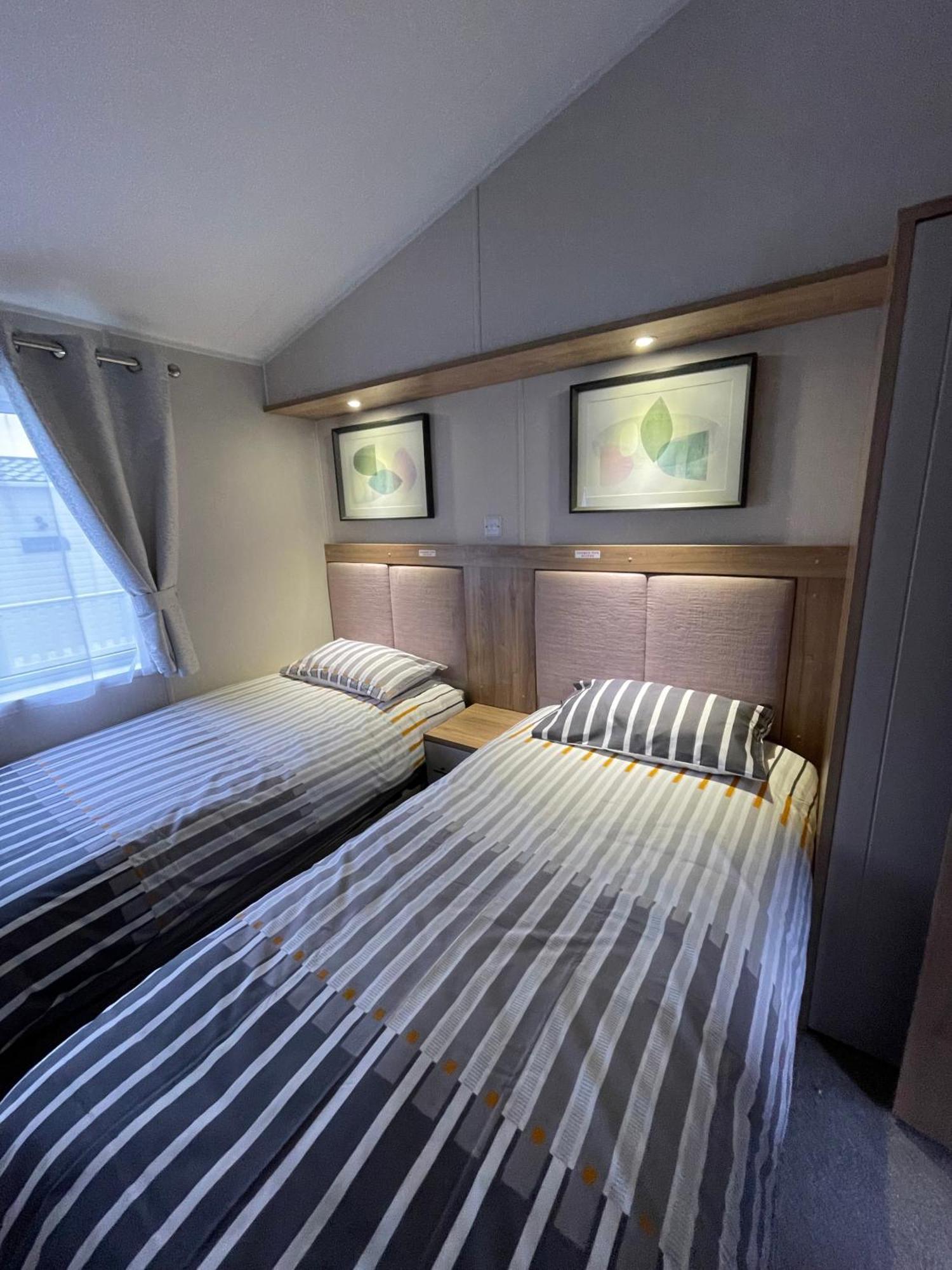 2-6 Guests Holiday Chalet In Durdle Door West Lulworth Exterior foto